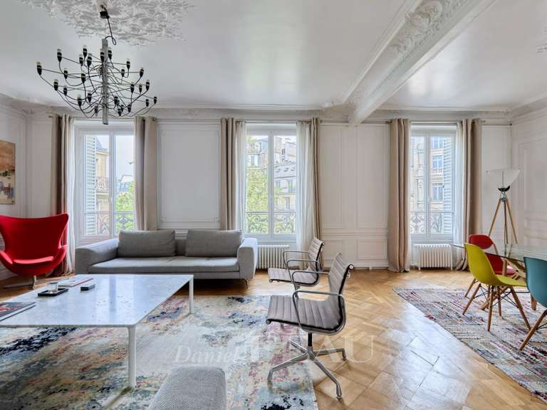 Appartement Paris 8e - 3 chambres - 172m²