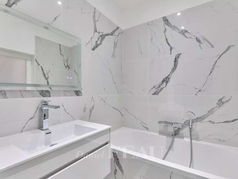 Appartement Paris 8e - 3 chambres - 172m²