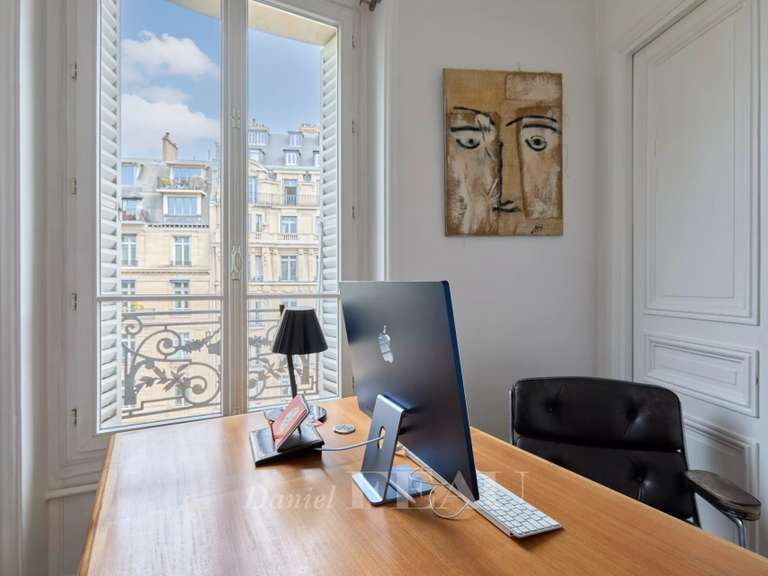 Appartement Paris 8e - 3 chambres - 172m²