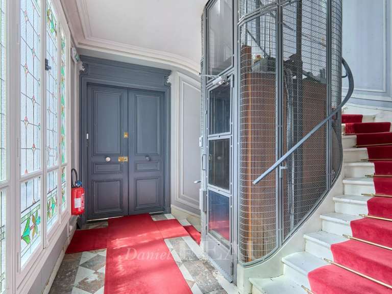 Appartement Paris 8e - 3 chambres - 172m²