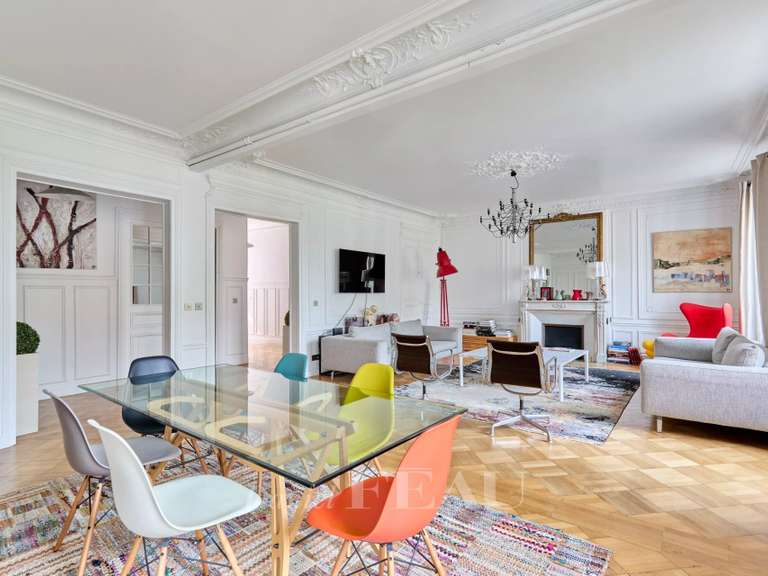 Appartement Paris 8e - 3 chambres - 172m²