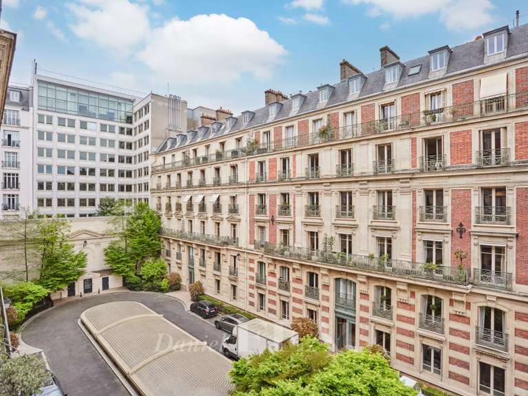 Appartement Paris 8e - 3 chambres - 174m²