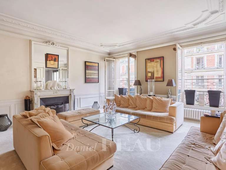 Appartement Paris 8e - 3 chambres - 174m²