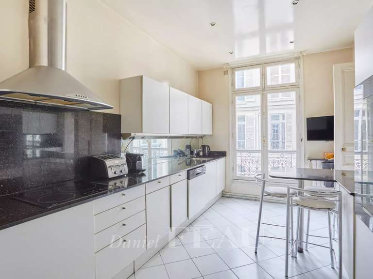 Appartement Paris 8e - 3 chambres - 174m²