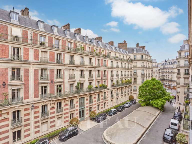 Appartement Paris 8e - 3 chambres - 174m²