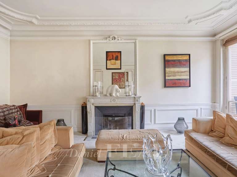 Appartement Paris 8e - 3 chambres - 174m²