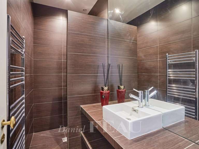 Appartement Paris 8e - 3 chambres - 174m²