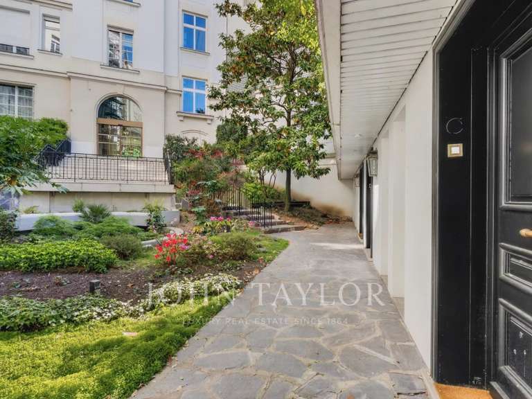 Appartement Paris 8e - 3 chambres - 170m²