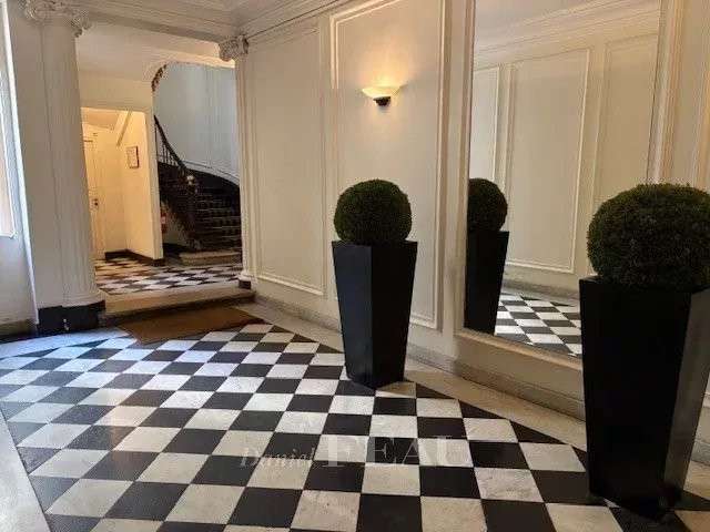 Appartement Paris 8e - 1 chambre - 60m²