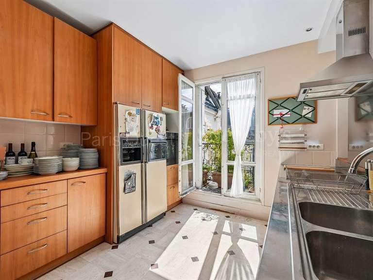 Appartement Paris 8e - 3 chambres - 184m²