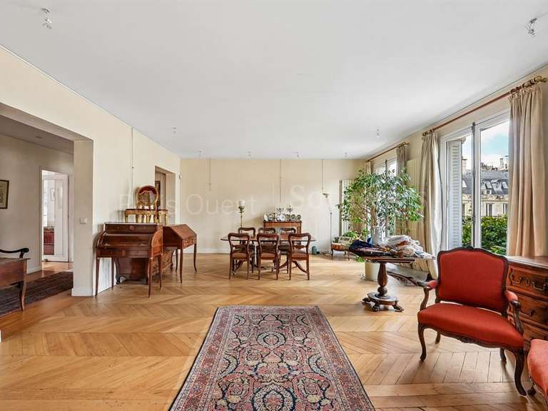 Appartement Paris 8e - 3 chambres - 184m²