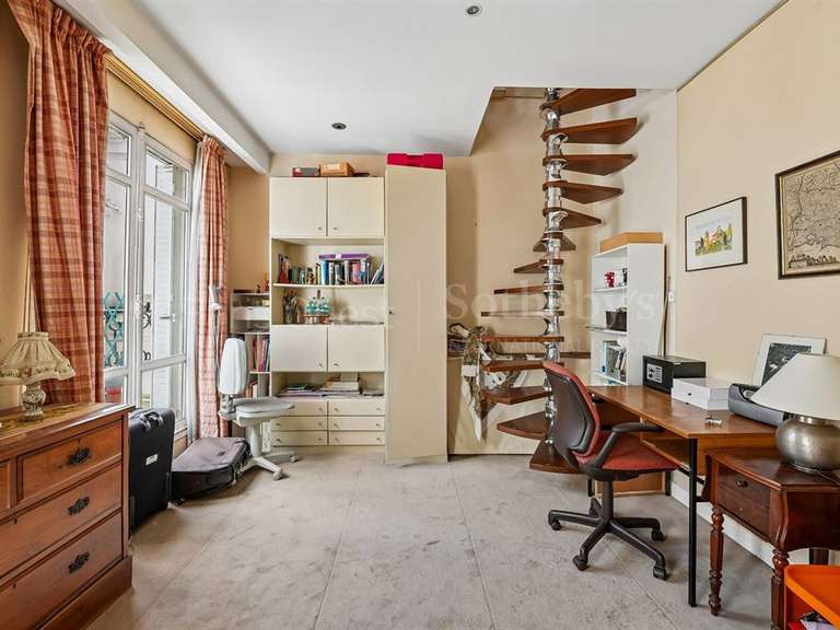 Appartement Paris 8e - 3 chambres - 184m²