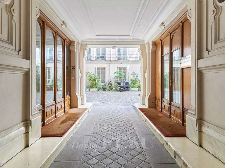 Appartement Paris 8e - 1 chambre - 69m²