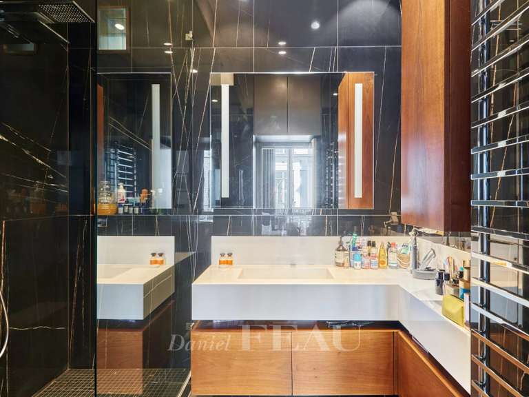 Appartement Paris 8e - 1 chambre - 69m²