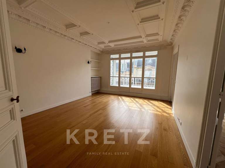 Appartement Paris 8e - 3 chambres - 151m²