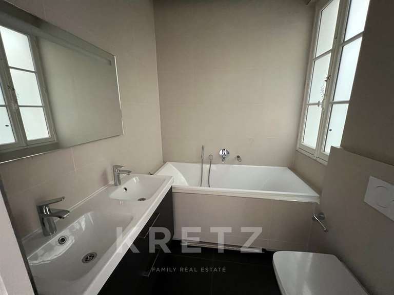 Appartement Paris 8e - 3 chambres - 151m²