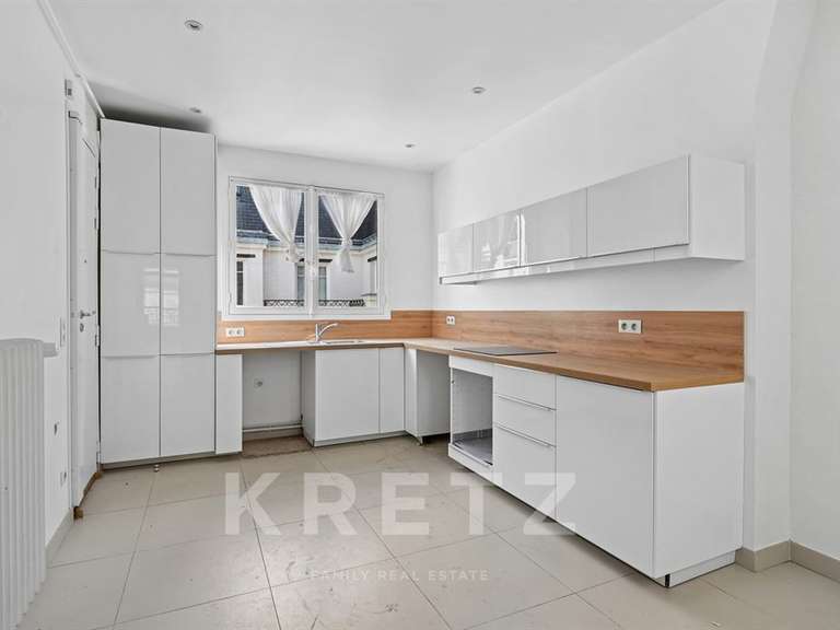 Appartement Paris 8e - 3 chambres - 151m²