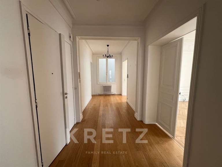 Appartement Paris 8e - 3 chambres - 151m²