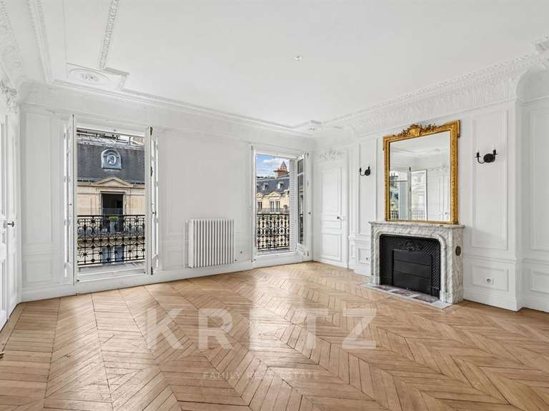 Appartement Paris 8e - 3 chambres - 151m²