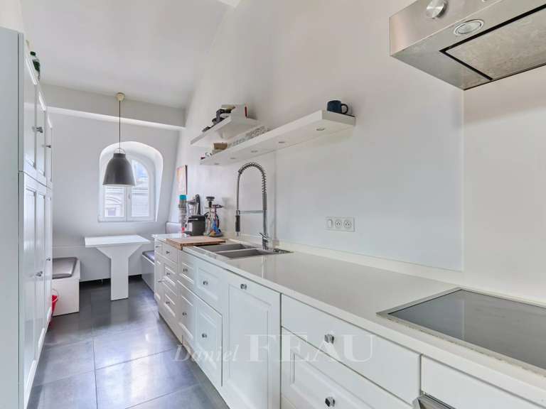 Appartement Paris 8e - 2 chambres - 124m²