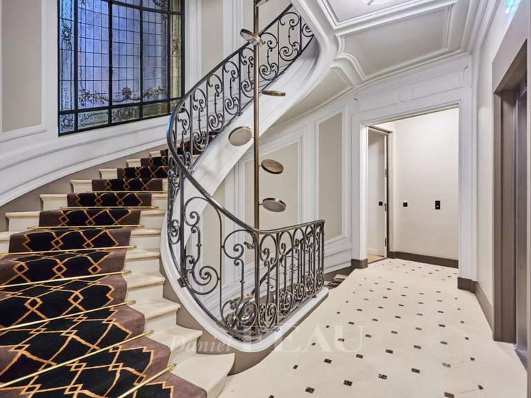 Appartement Paris 8e - 5 chambres - 265m²