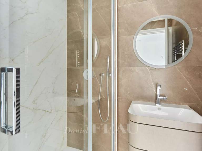 Appartement Paris 8e - 5 chambres - 244m²