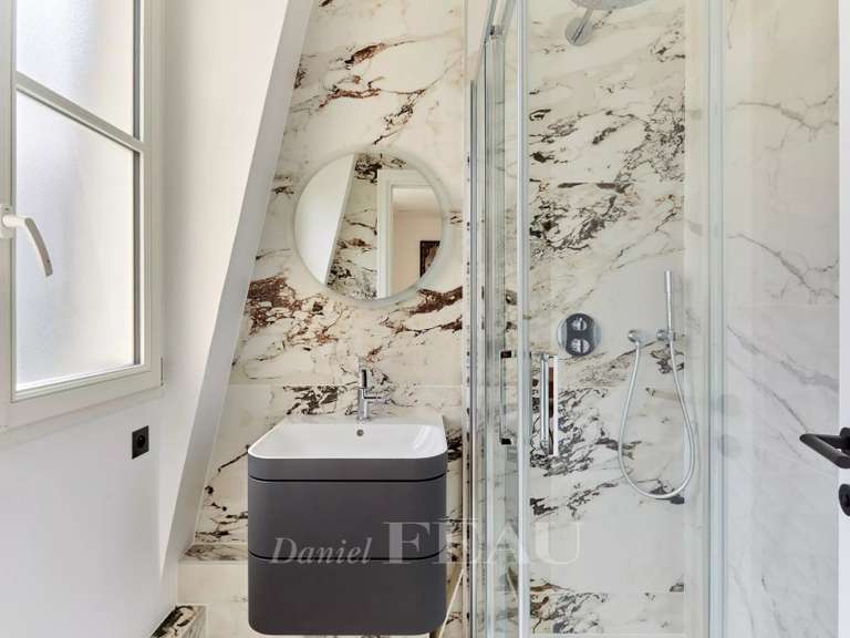 Appartement Paris 8e - 5 chambres - 244m²