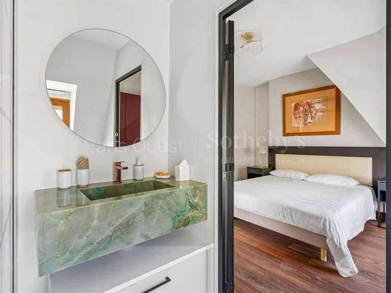 Appartement Paris 8e - 2 chambres - 126m²