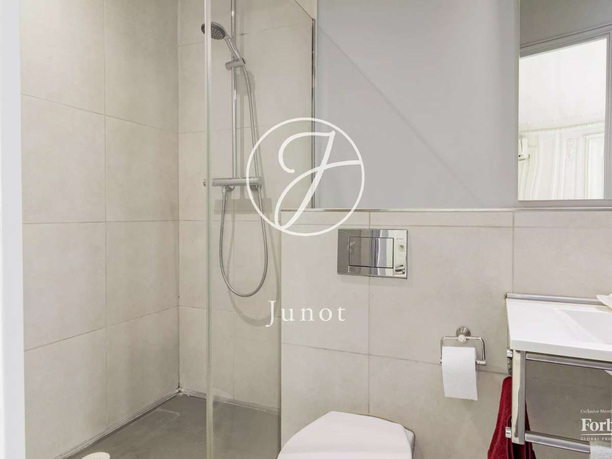 Apartment Paris 8e