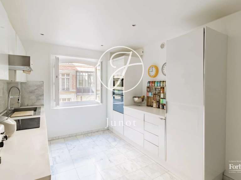 Apartment Paris 8e - 4 bedrooms - 202m²