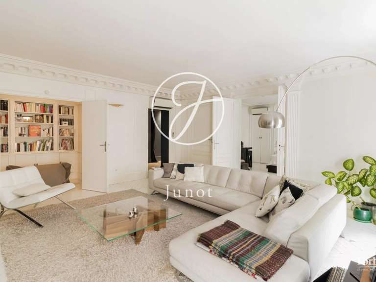 Apartment Paris 8e - 4 bedrooms - 202m²