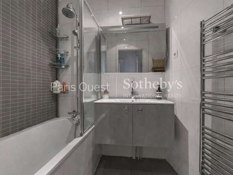 Appartement Paris 8e - 2 chambres - 115m²