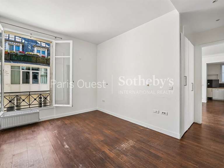 Appartement Paris 8e - 2 chambres - 79m²