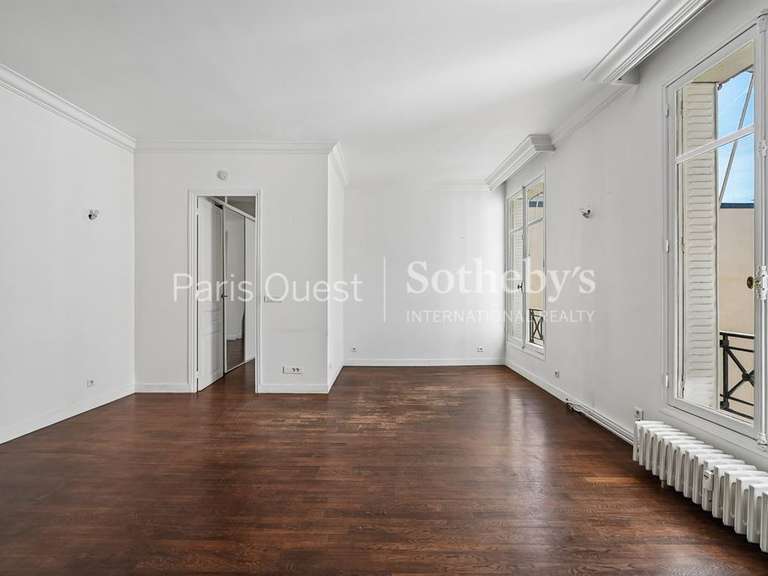 Appartement Paris 8e - 2 chambres - 79m²