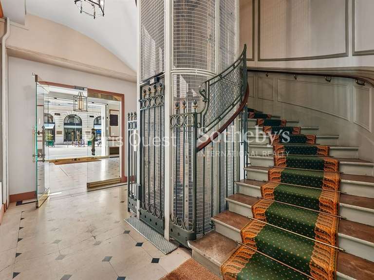 Appartement Paris 8e - 2 chambres - 79m²