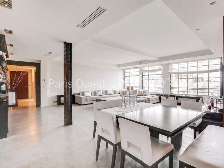 Appartement Paris 8e - 2 chambres - 152m²