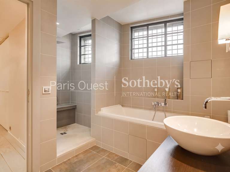Appartement Paris 8e - 2 chambres - 152m²