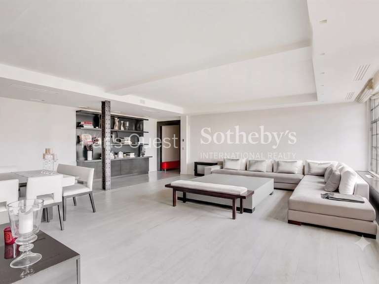 Appartement Paris 8e - 2 chambres - 152m²