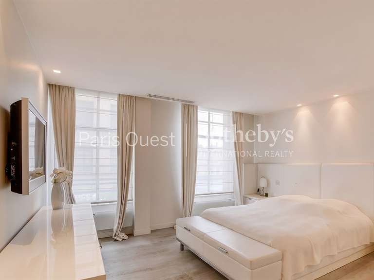 Appartement Paris 8e - 2 chambres - 152m²