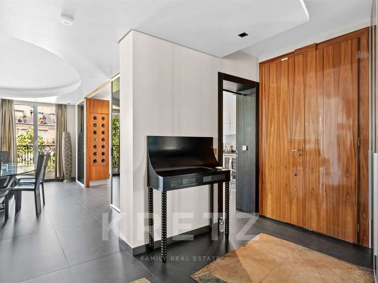 Appartement Paris 8e - 3 chambres - 212m²