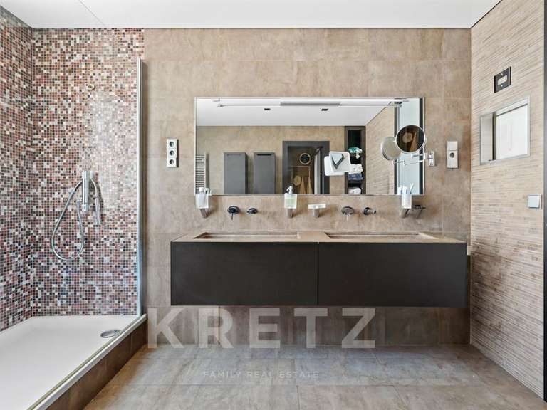 Apartment Paris 8e - 3 bedrooms - 212m²