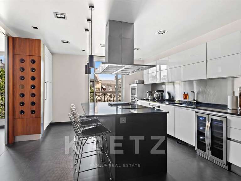 Apartment Paris 8e - 3 bedrooms - 212m²