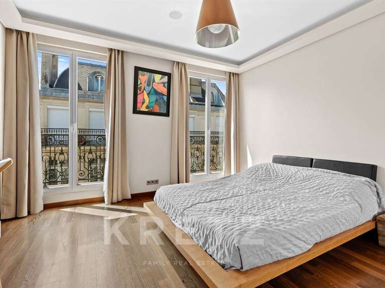 Appartement Paris 8e - 3 chambres - 212m²