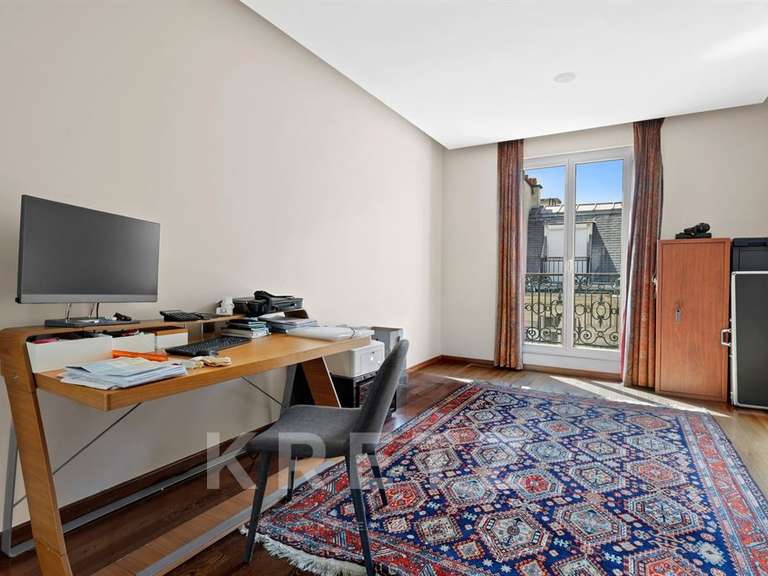 Apartment Paris 8e - 3 bedrooms - 212m²