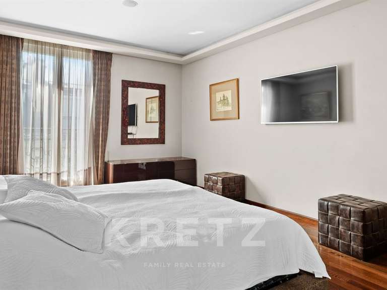 Appartement Paris 8e - 3 chambres - 212m²