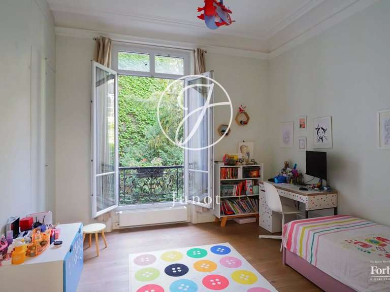 Appartement Paris 8e - 3 chambres - 119m²