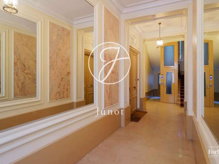 Appartement Paris 8e - 3 chambres - 119m²