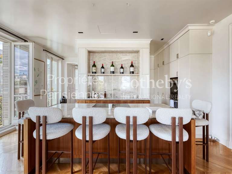 Appartement Paris 8e - 5 chambres - 389m²