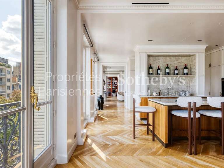 Appartement Paris 8e - 5 chambres - 389m²