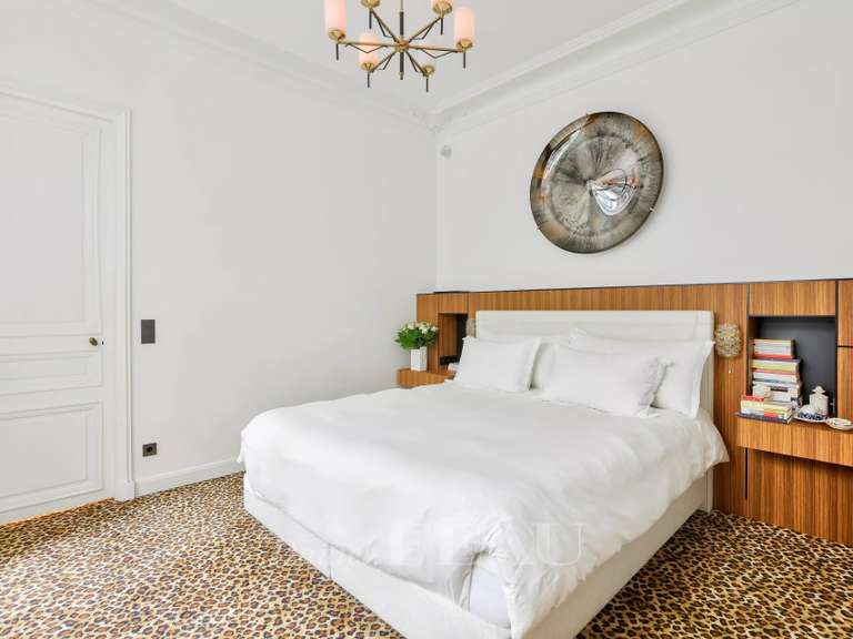 Appartement Paris 8e - 3 chambres - 206m²
